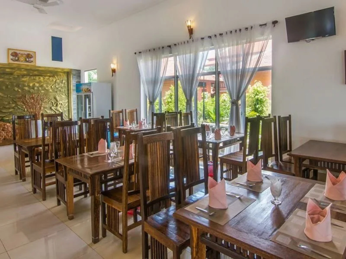 Golden Chenla Hotel and Restaurant