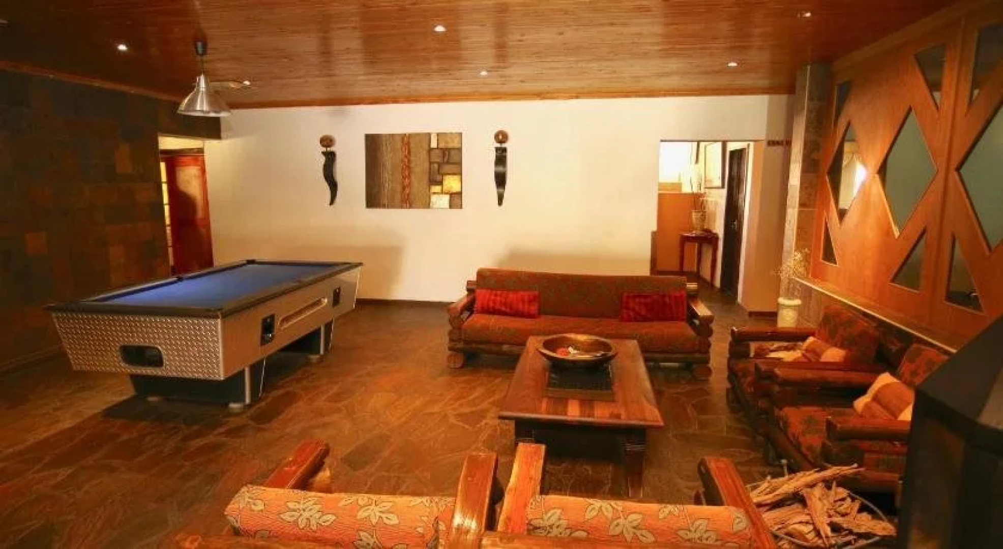 Stoney's Country Hotel