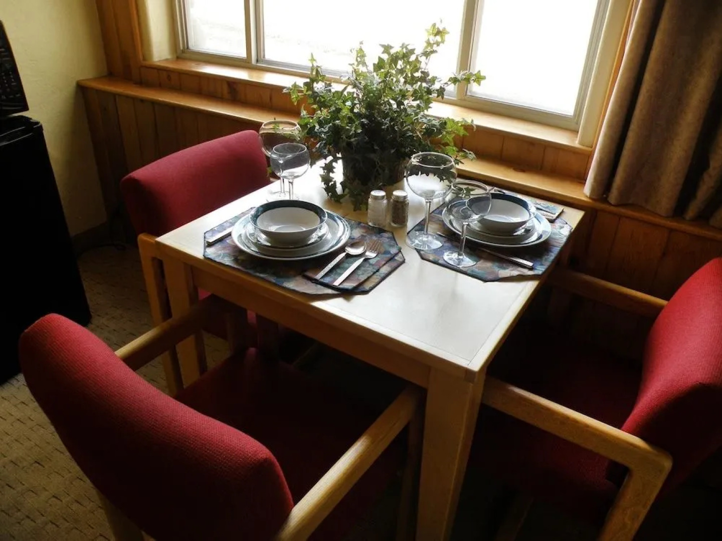 The River's Edge Motel Lodge & Resort