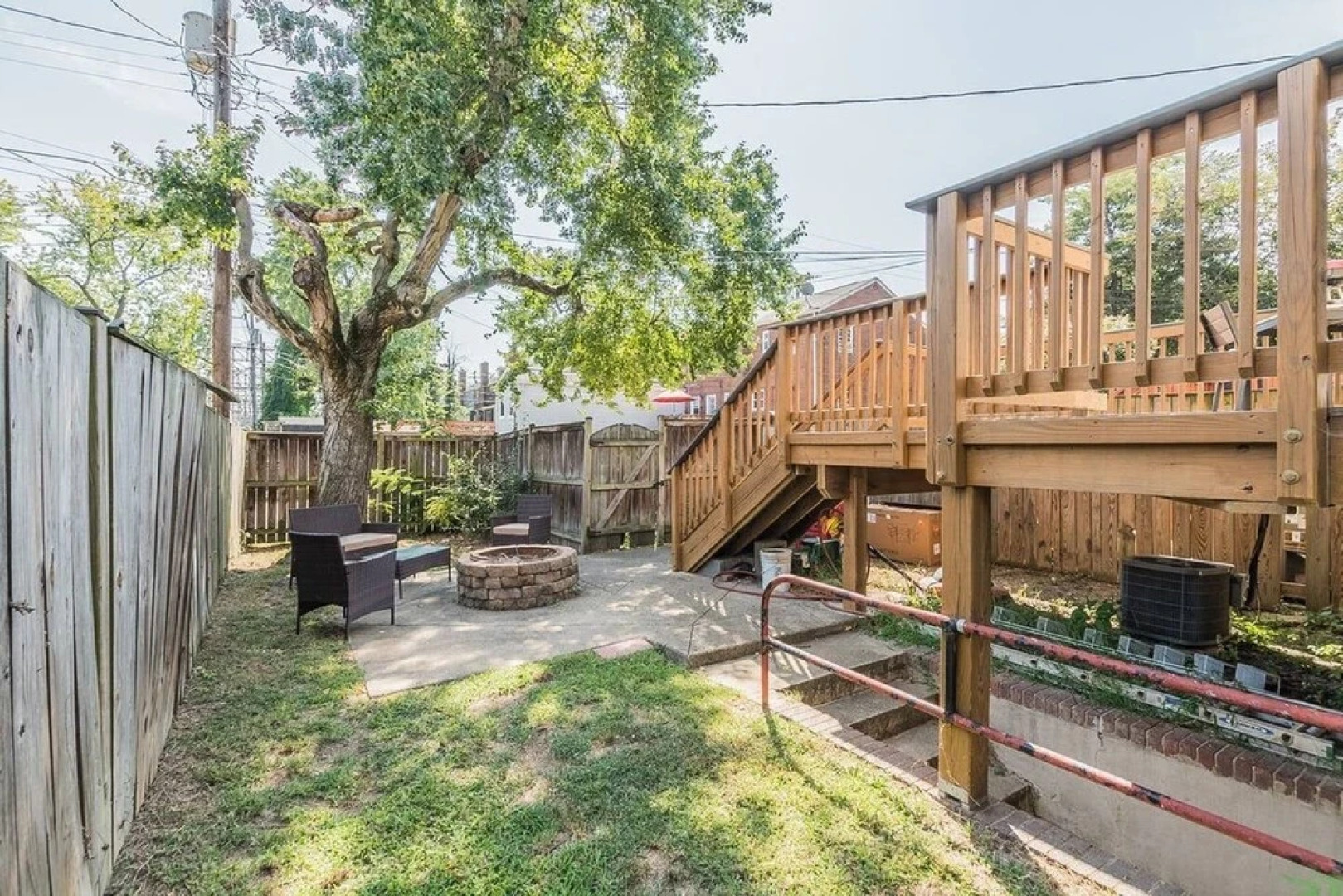 Luxurious 3br 2ba Townhouse with cozy backyard