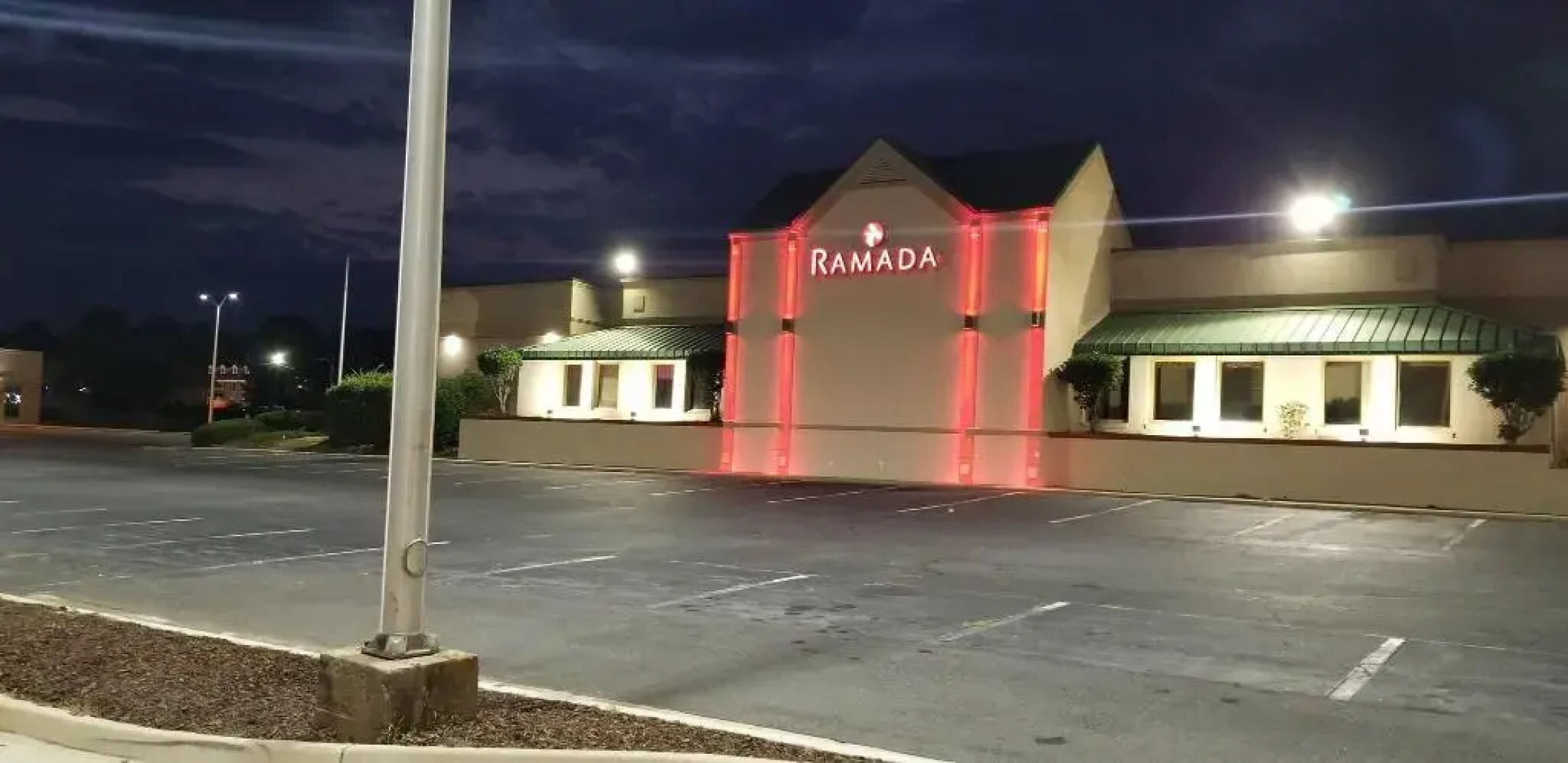 Ramada by Wyndham & Suites Warner Robins