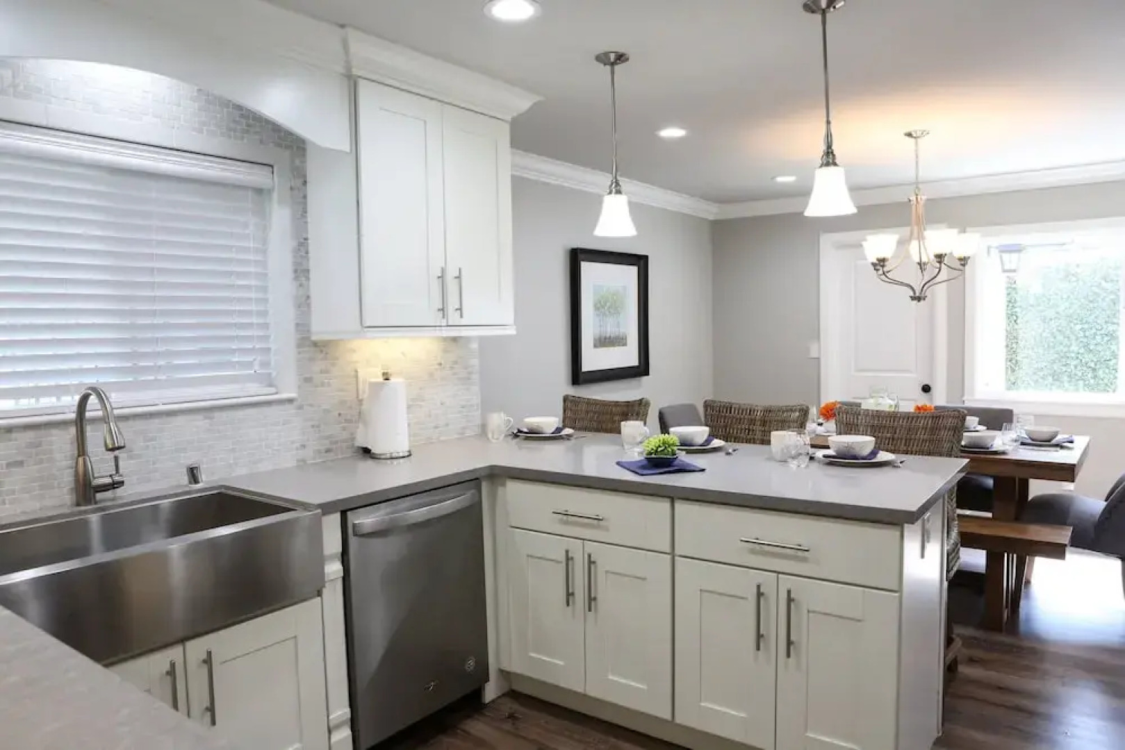 4 bedroom, 3 bathrooms Pool Home