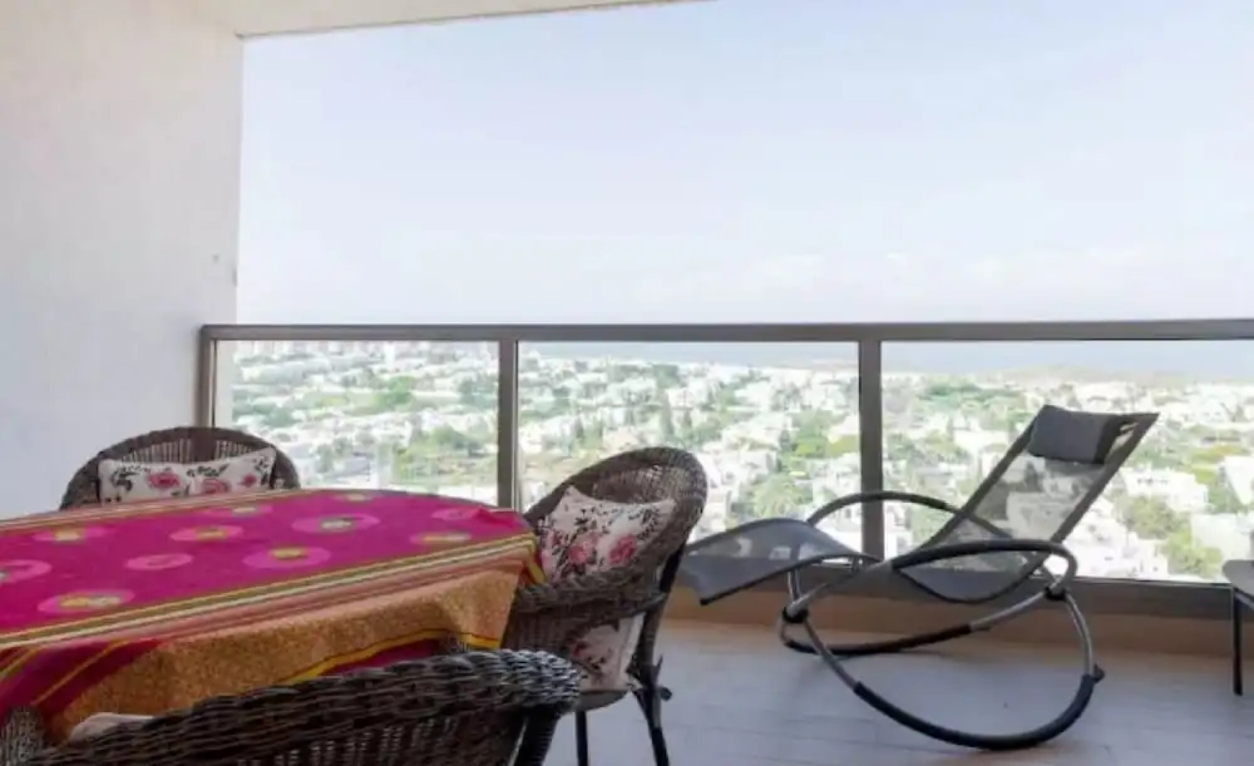 Modern Apartment With Sea View