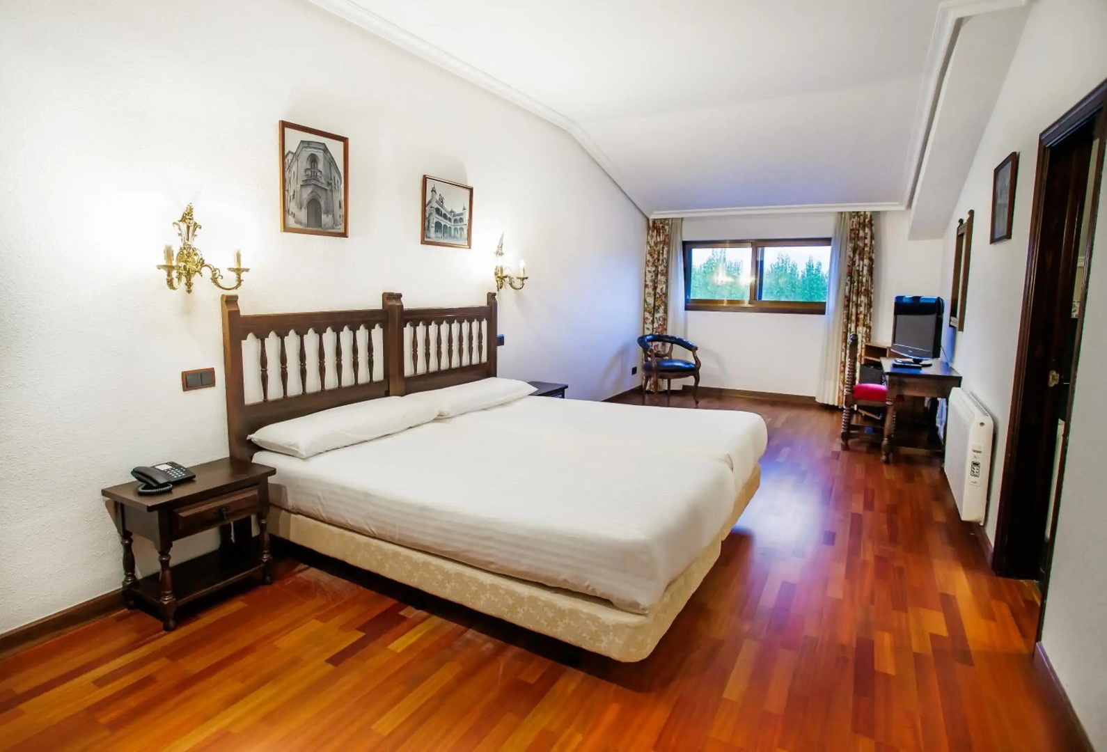 Hotel Conde Rodrigo II by eme hoteles
