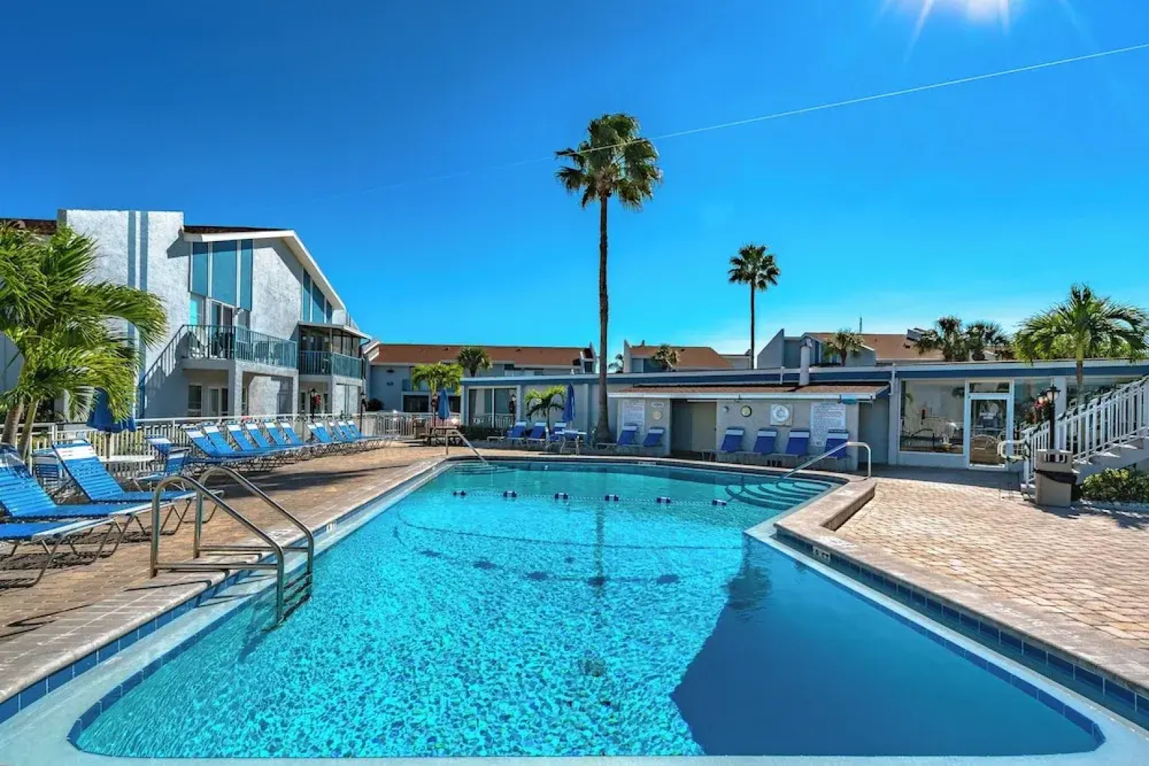 Madeira Beach Yacht Club 215f