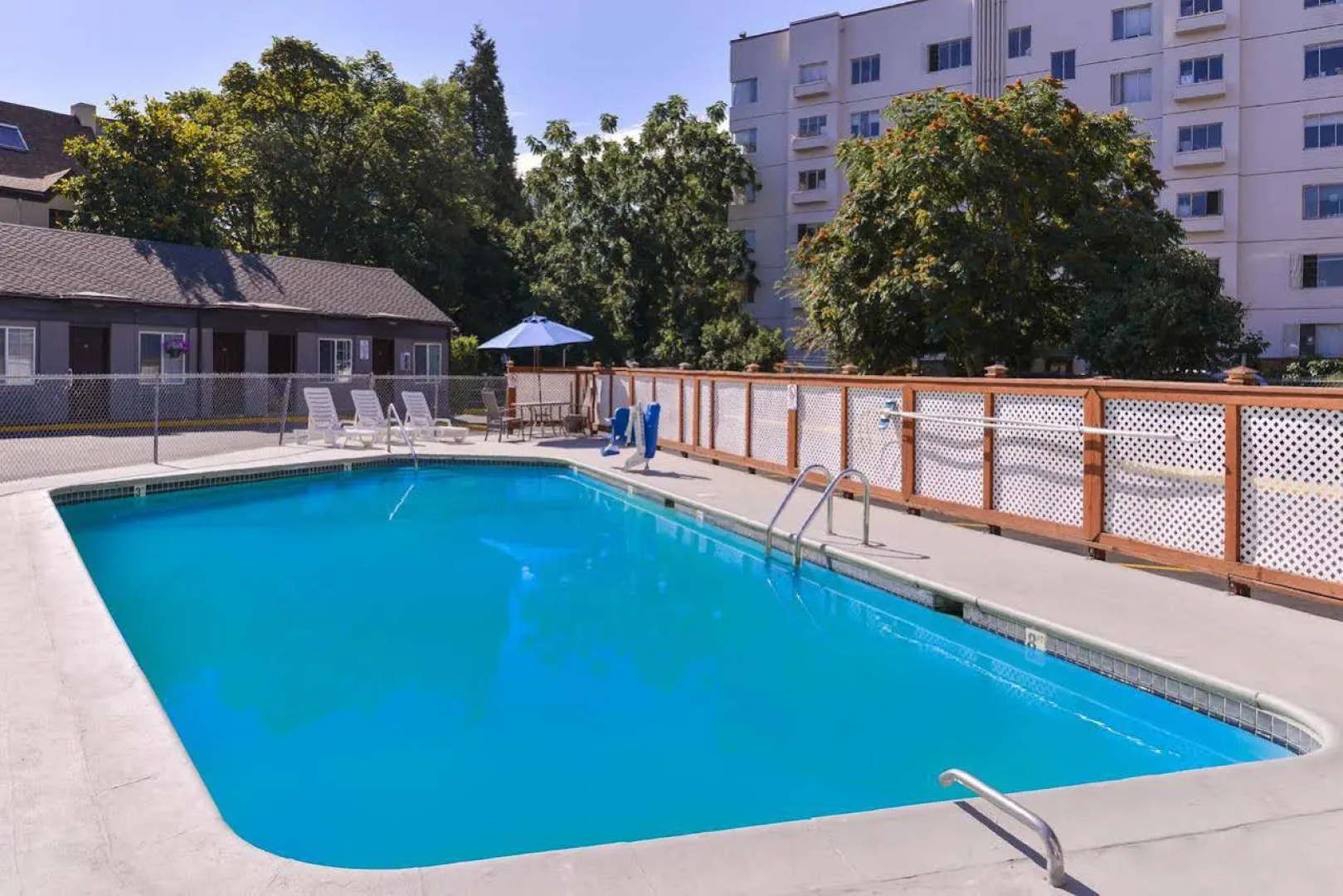 Travelodge by Wyndham Eugene Downtown/University of Oregon