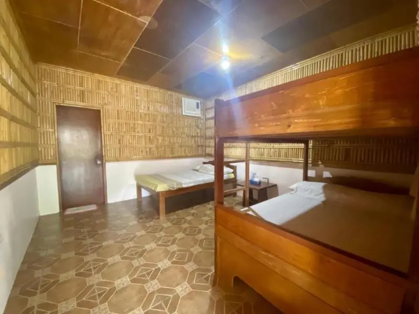 RedDoorz Hotel @ Megans Paradisio Beach Resort