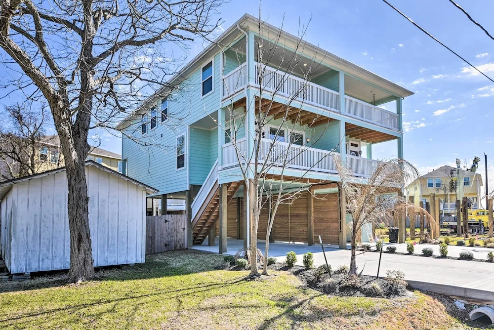 La Porte Getaway w/ Deck: Steps to Beach!