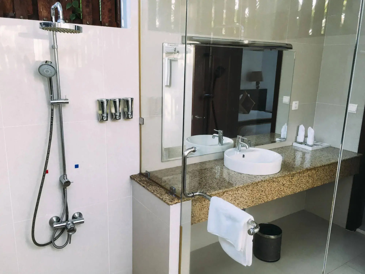 Carmelina Beach Resort