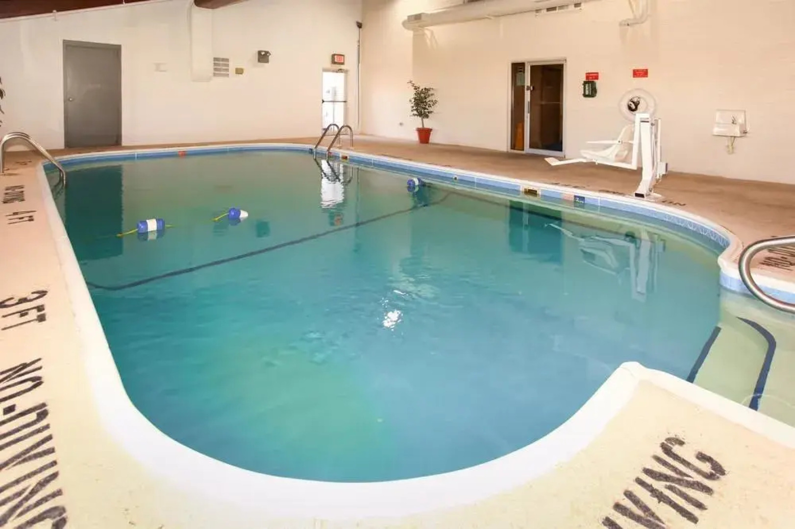 Econo Lodge Inn & Suites Fairview Heights near I-64 St Louis