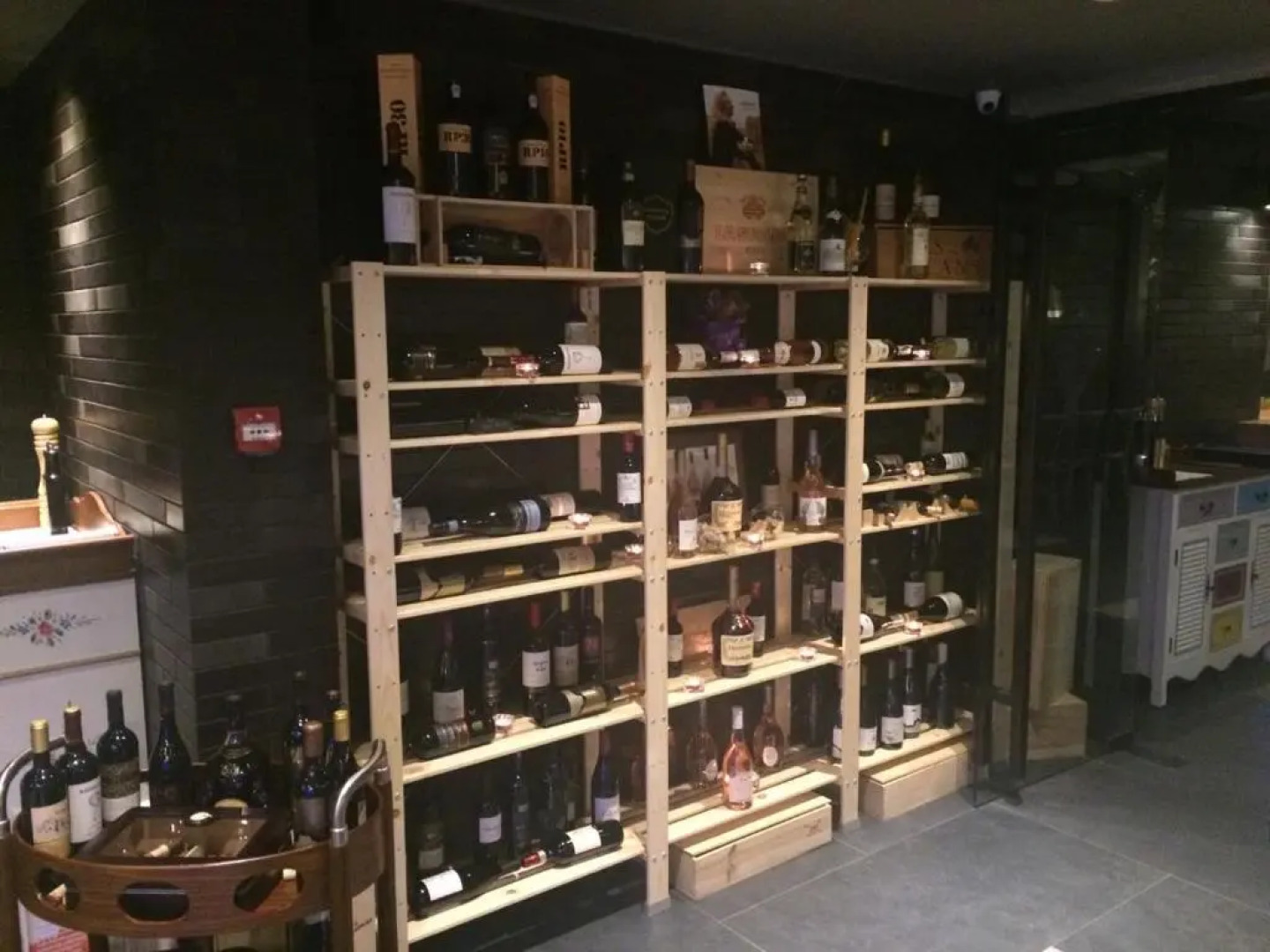 All Seasons Residence Hotel