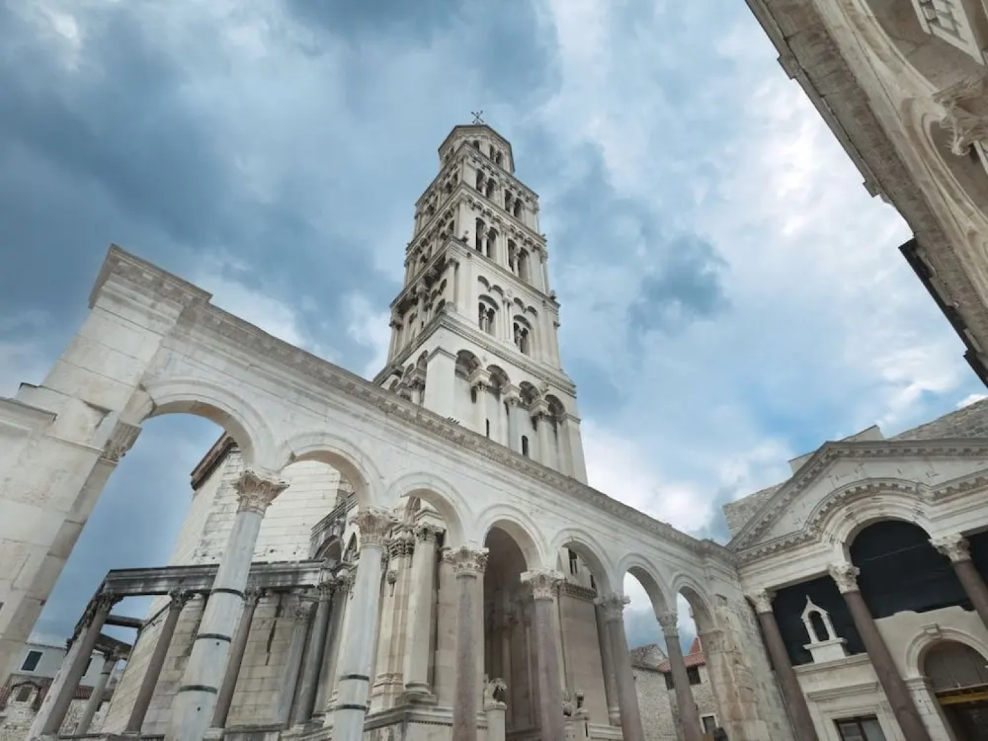 Luxury apartment with private pool Queen Helena