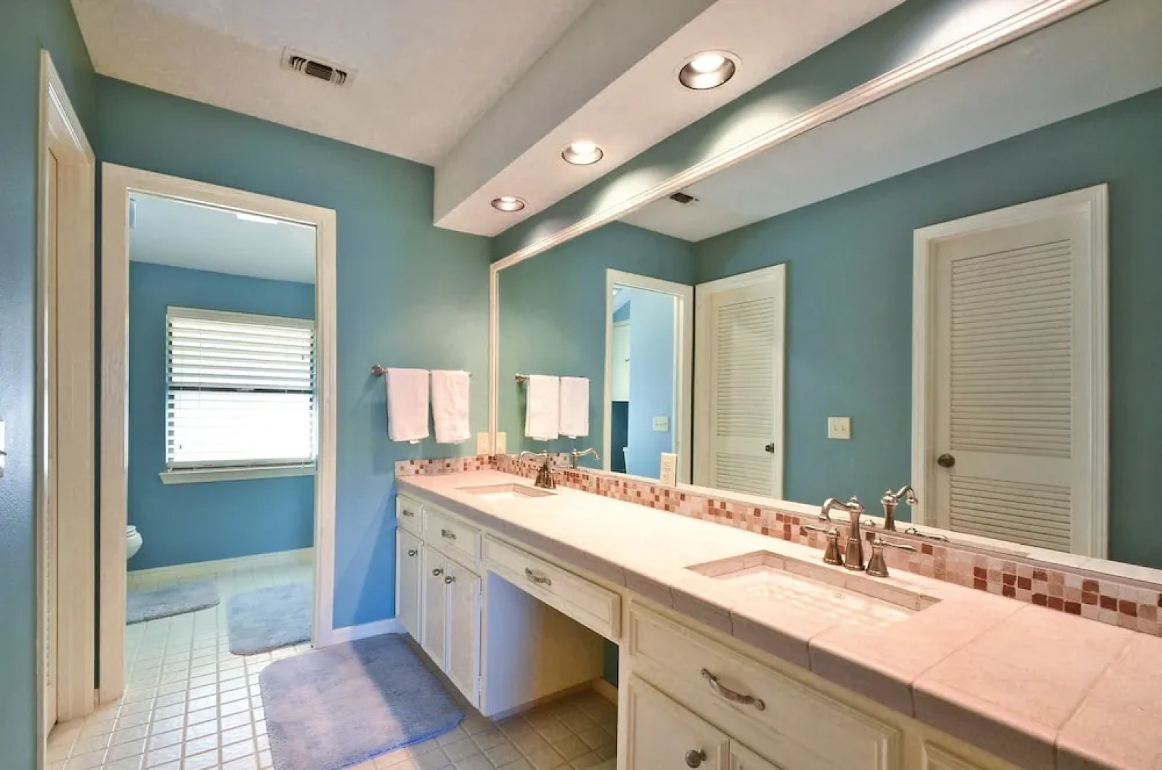 4BR Lakeway Waterfront by RedAwning