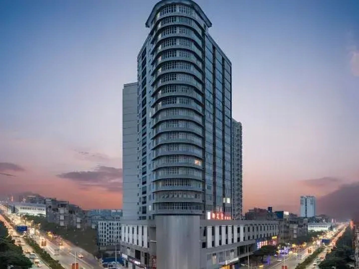 Echarm Hotel (Guigang Pingnan Central Square)