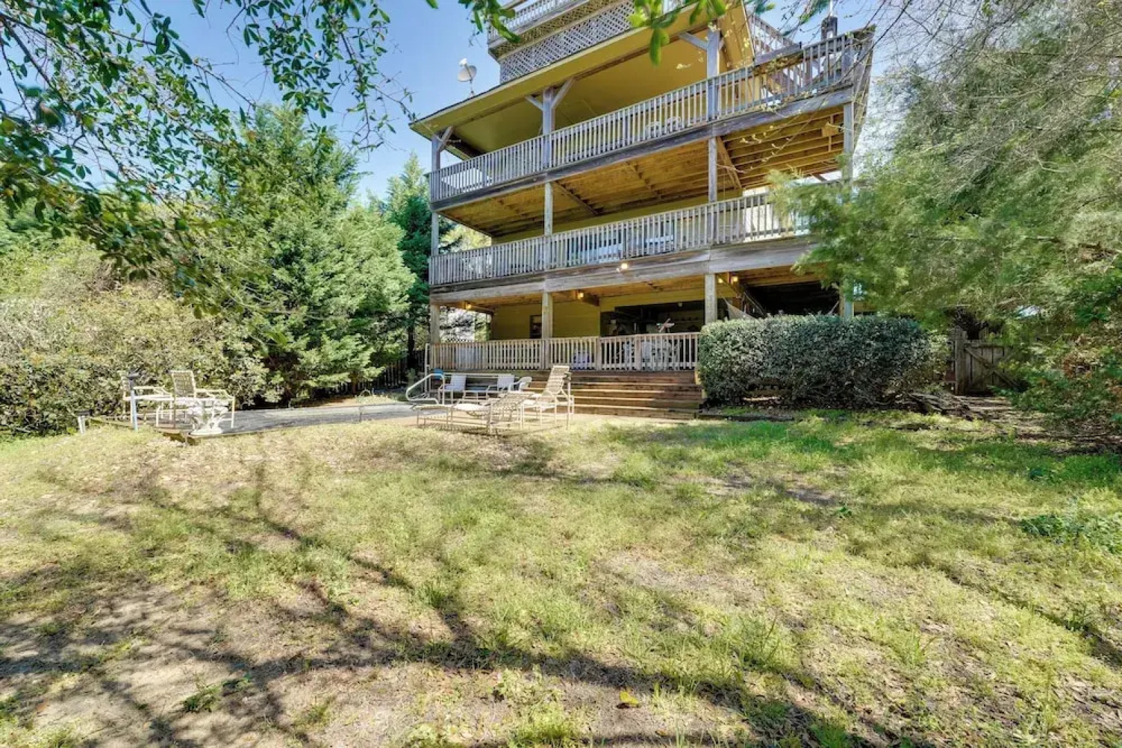 Spacious Kill Devil Hills Getaway w/ 3 Decks!