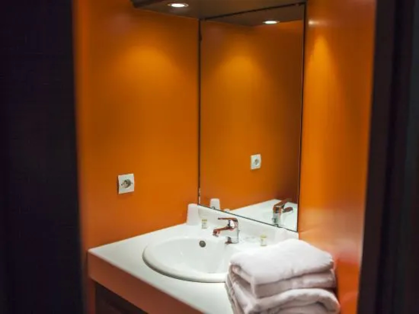 Hotel The Originals Bruay la Buissiere Le Cottage