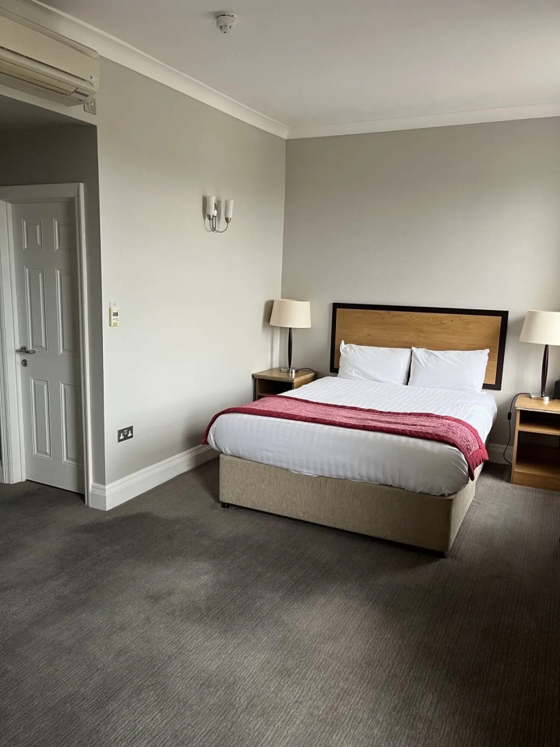 The Riverside House Hotel