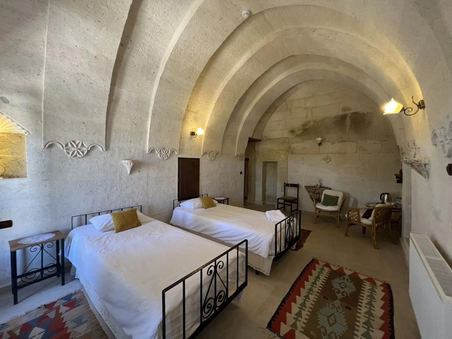 El Puente Cave Hotel