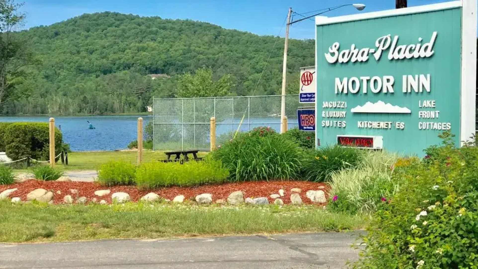 Sara Placid Inn & Suites