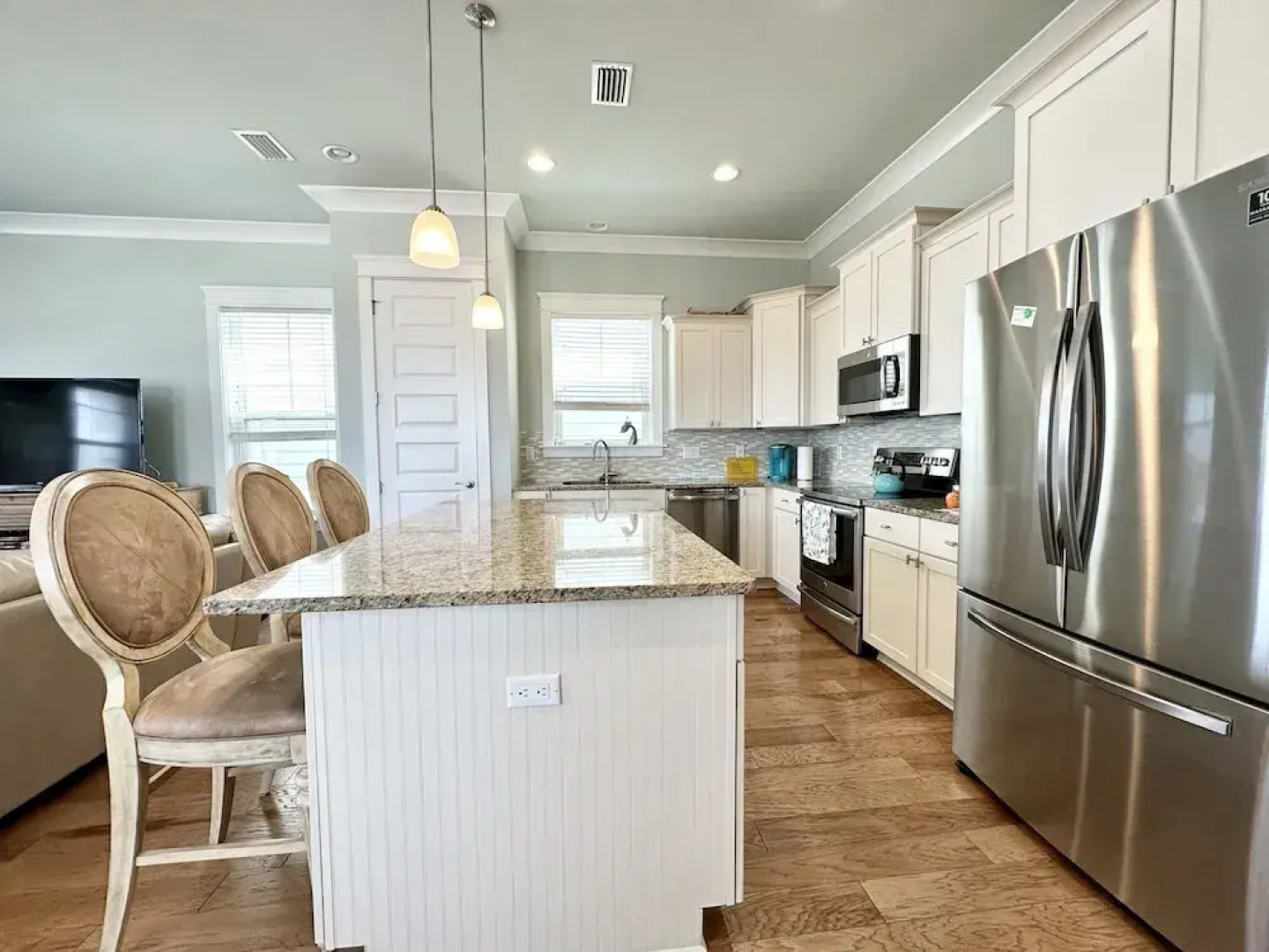 Sunset View 4 Bedroom Home by RedAwning