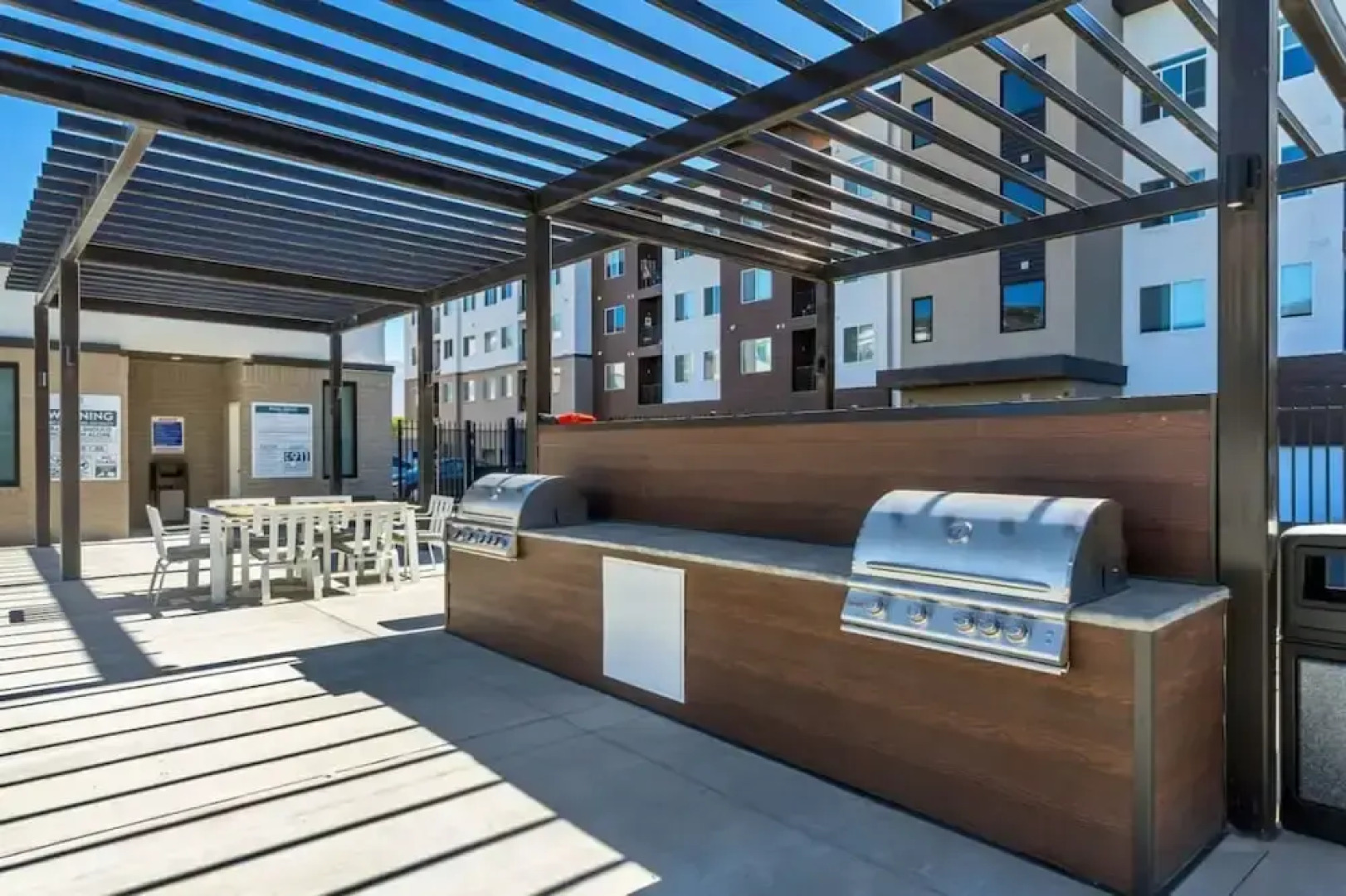 Family Friendly - 4th Story w Elevator - King Beds