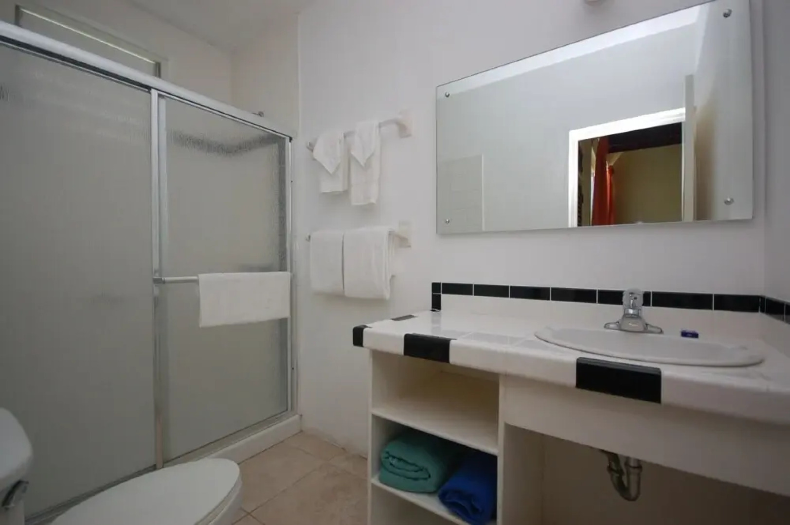 Miramar Villas, 6br by Jamaican Treasures