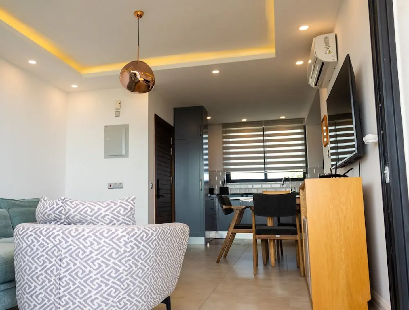 Modern and Luxurious Apartment in a Prime Resort