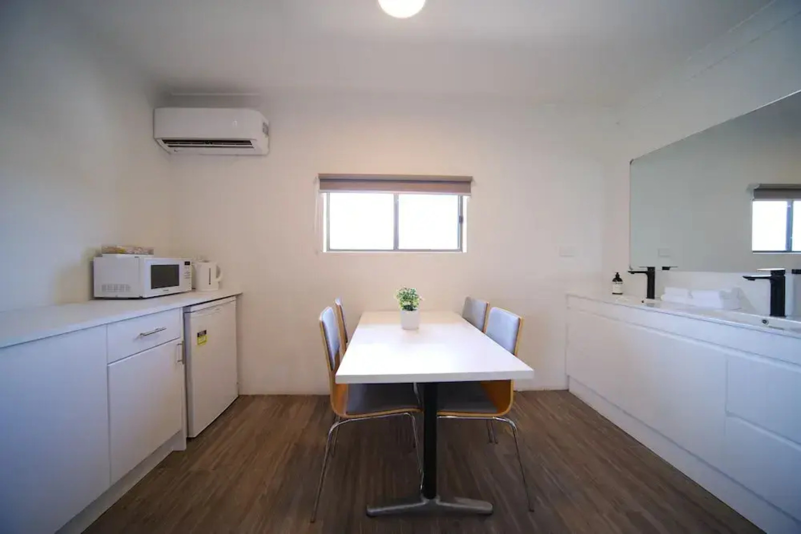 Lakeside Inn (ex. Oasis Resort & Village)