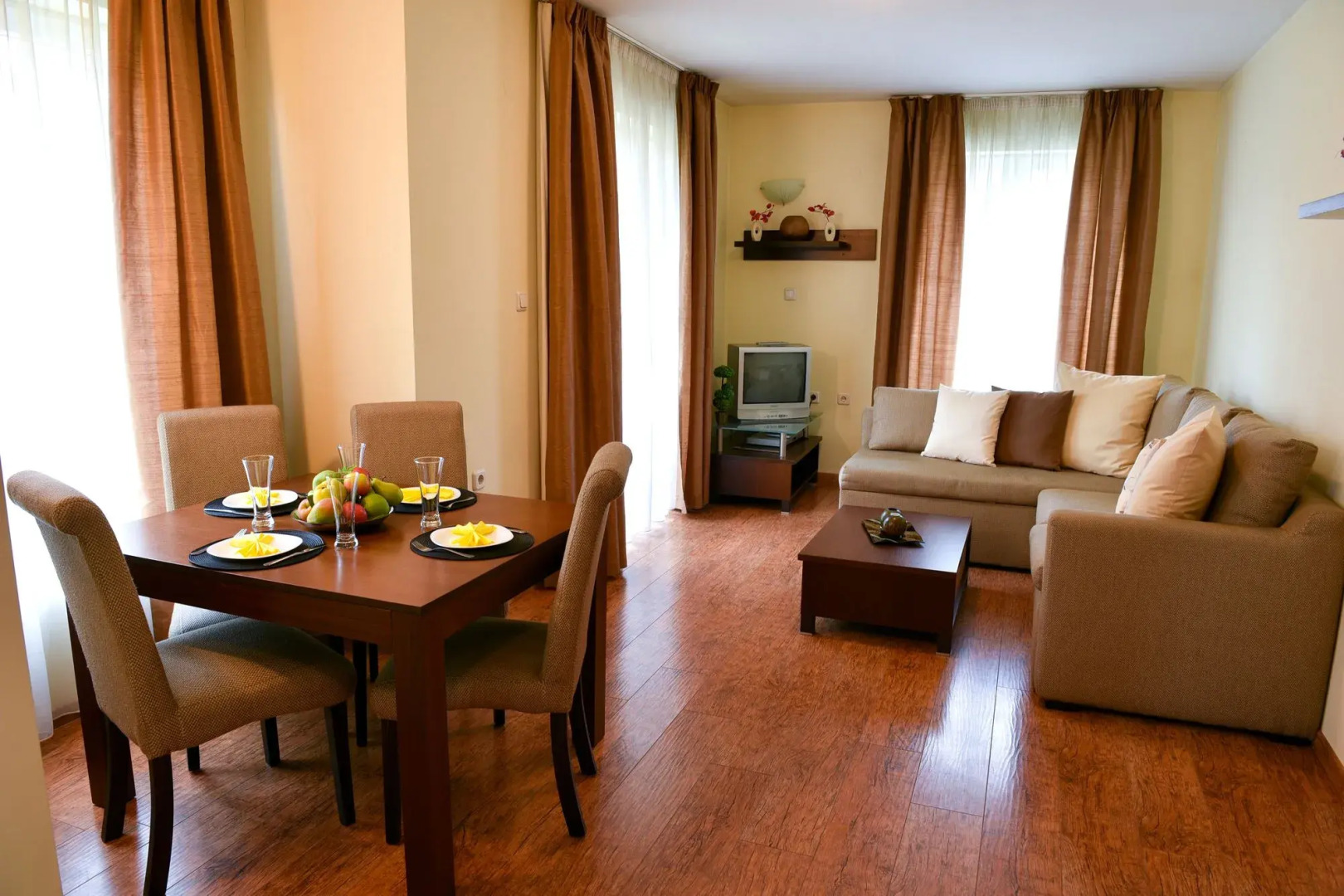 Hotel Bojur & Bojurland Apartment Complex