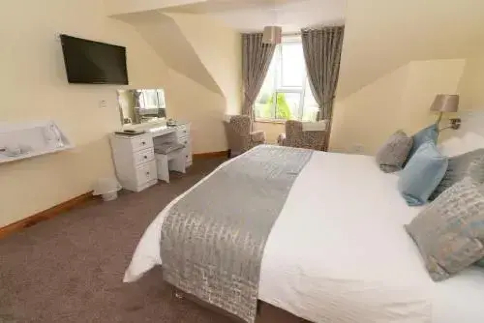 The Arches Country House