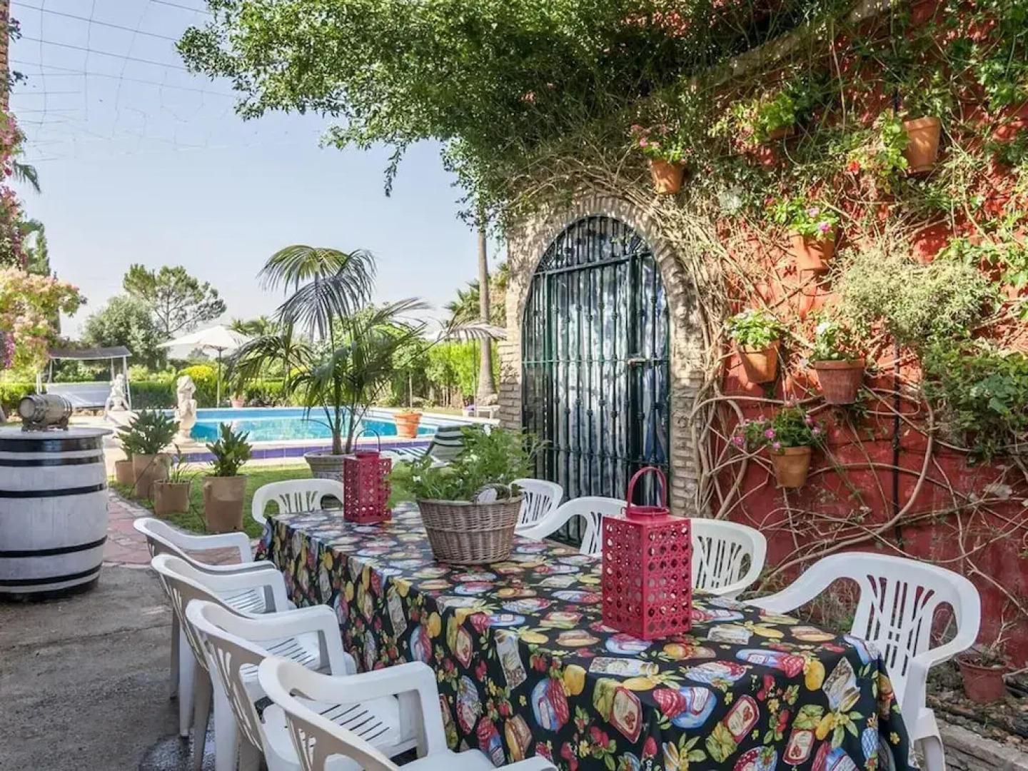 Villa With 4 Bedrooms in Los Palacios y Villafranca, With Private Pool