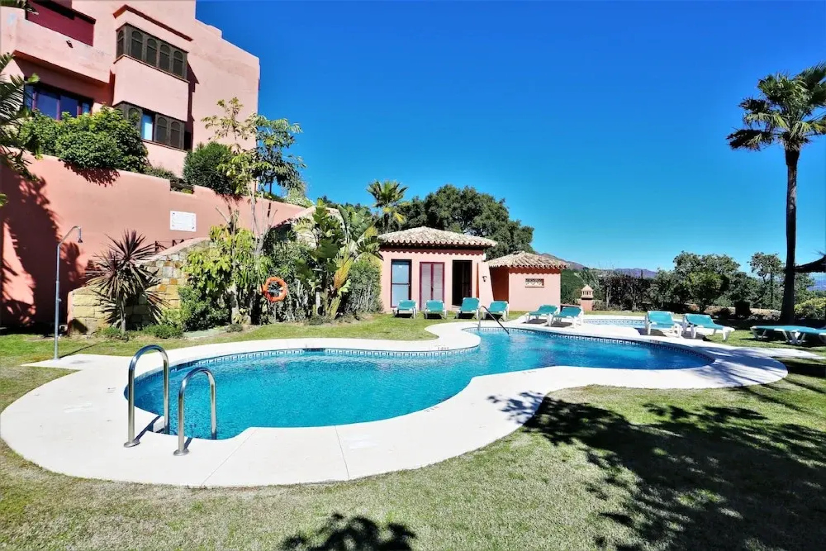 2 Bed Apartment with Mountain and Sea Views VDS33