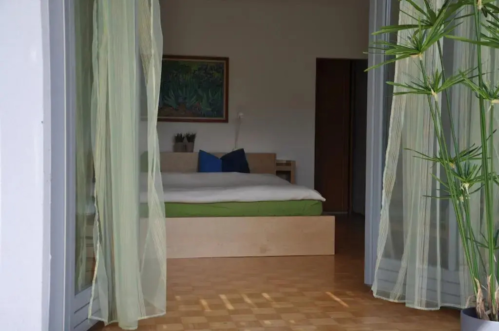 Vom Garten in den See!