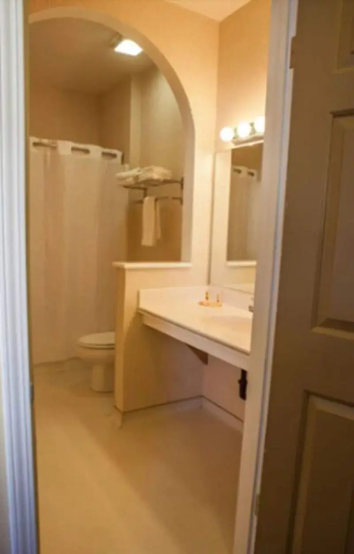 Marinwood Inn & Suites