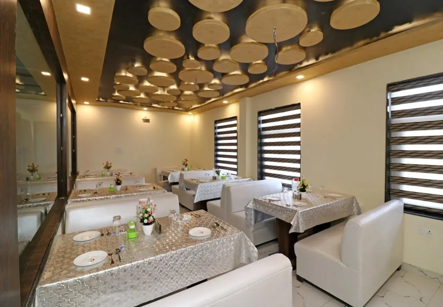 OYO 22356 Heaven Grand