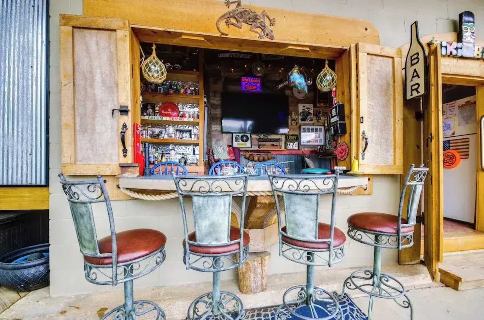 Waterfront Ozarks Home w/ Hot Tub, Bar & Dock