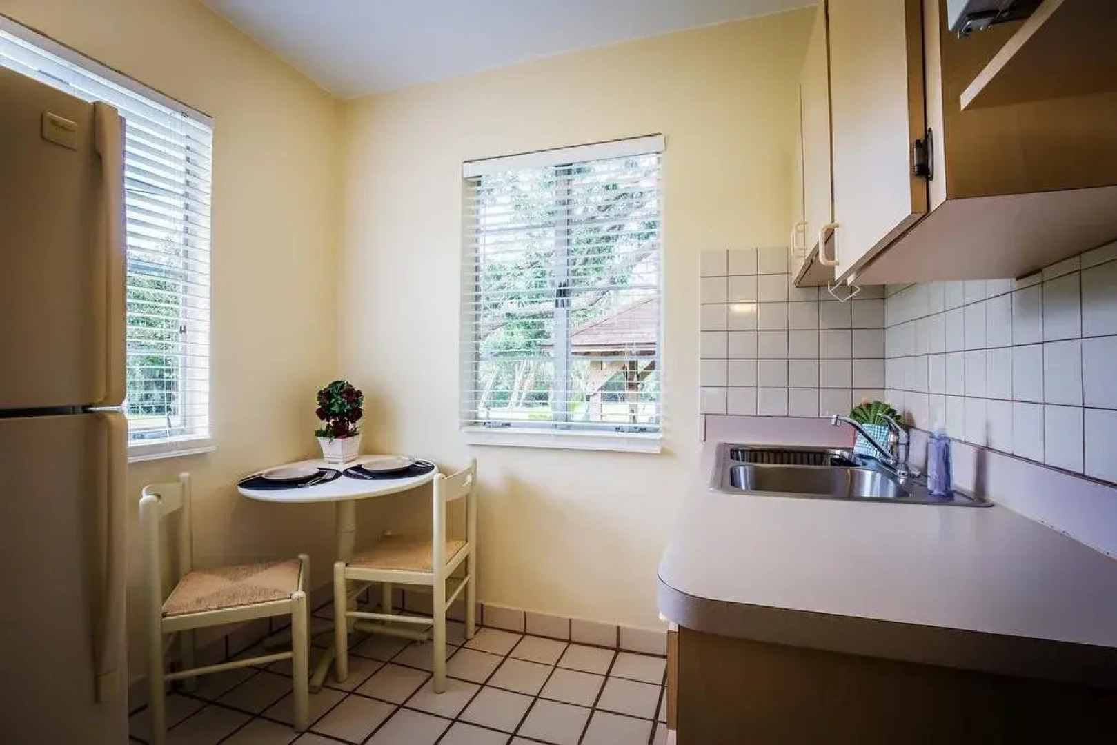 Mar Bay Motel &Suites