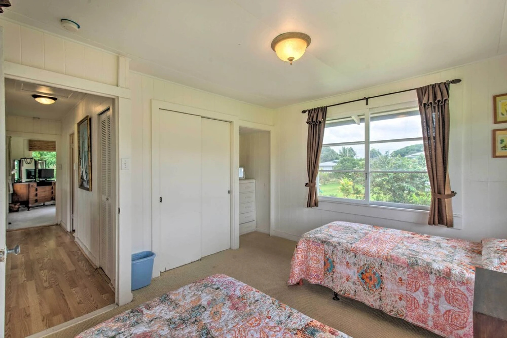 Hilo Home Base - 3 Miles to State Park & Beach!