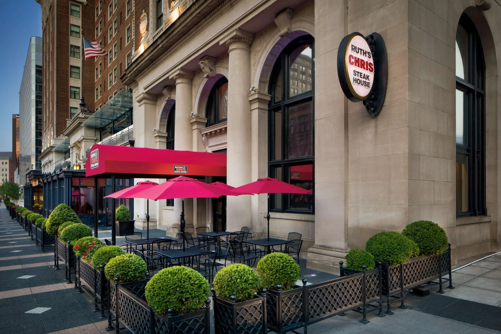 Amway Grand Plaza, Curio Collection by Hilton