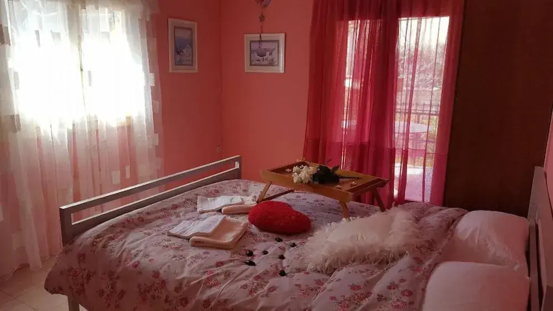 Eva's House by Checkin