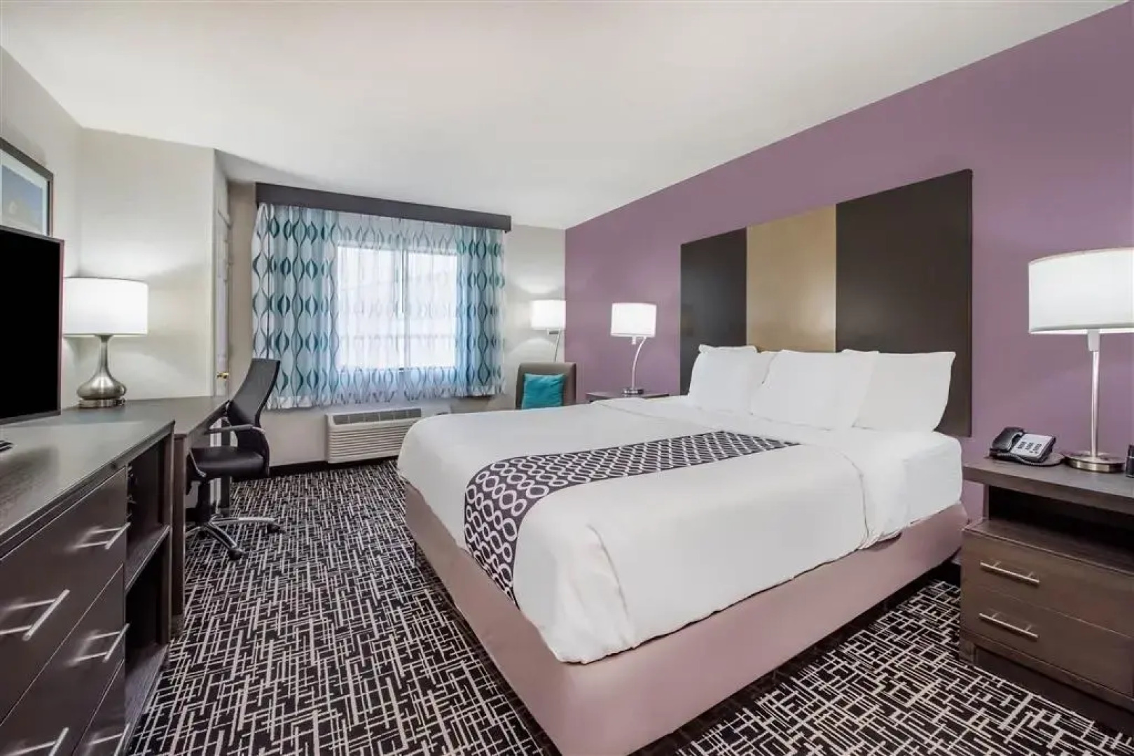 La Quinta Inn & Suites by Wyndham Fairborn Wright