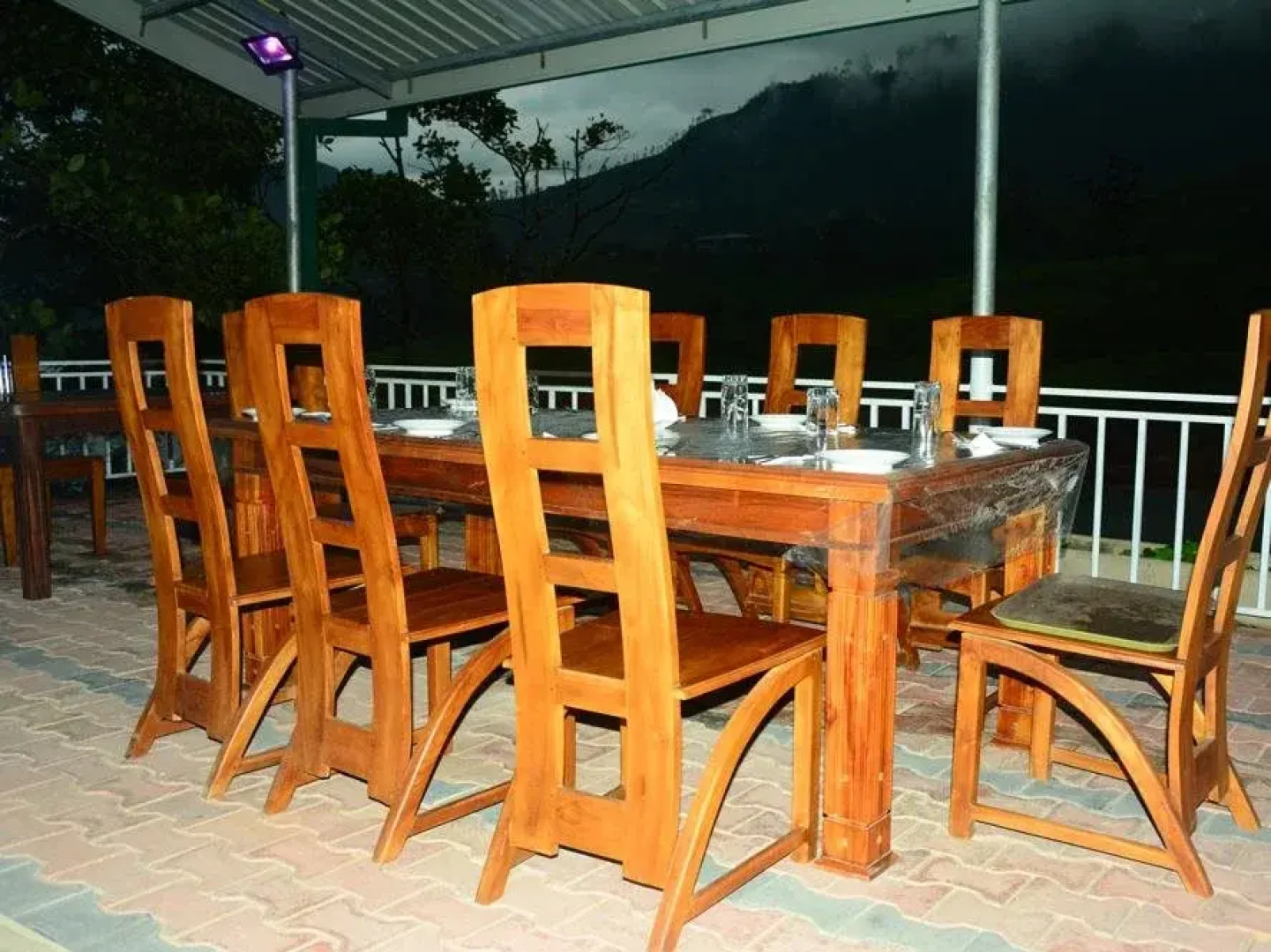 The Castlereagh Resort