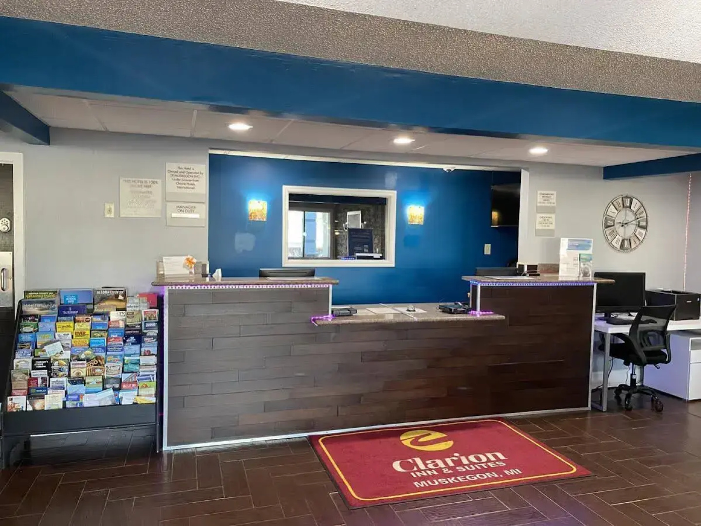 Days Inn & Suites by Wyndham Norton Shores/Muskegon