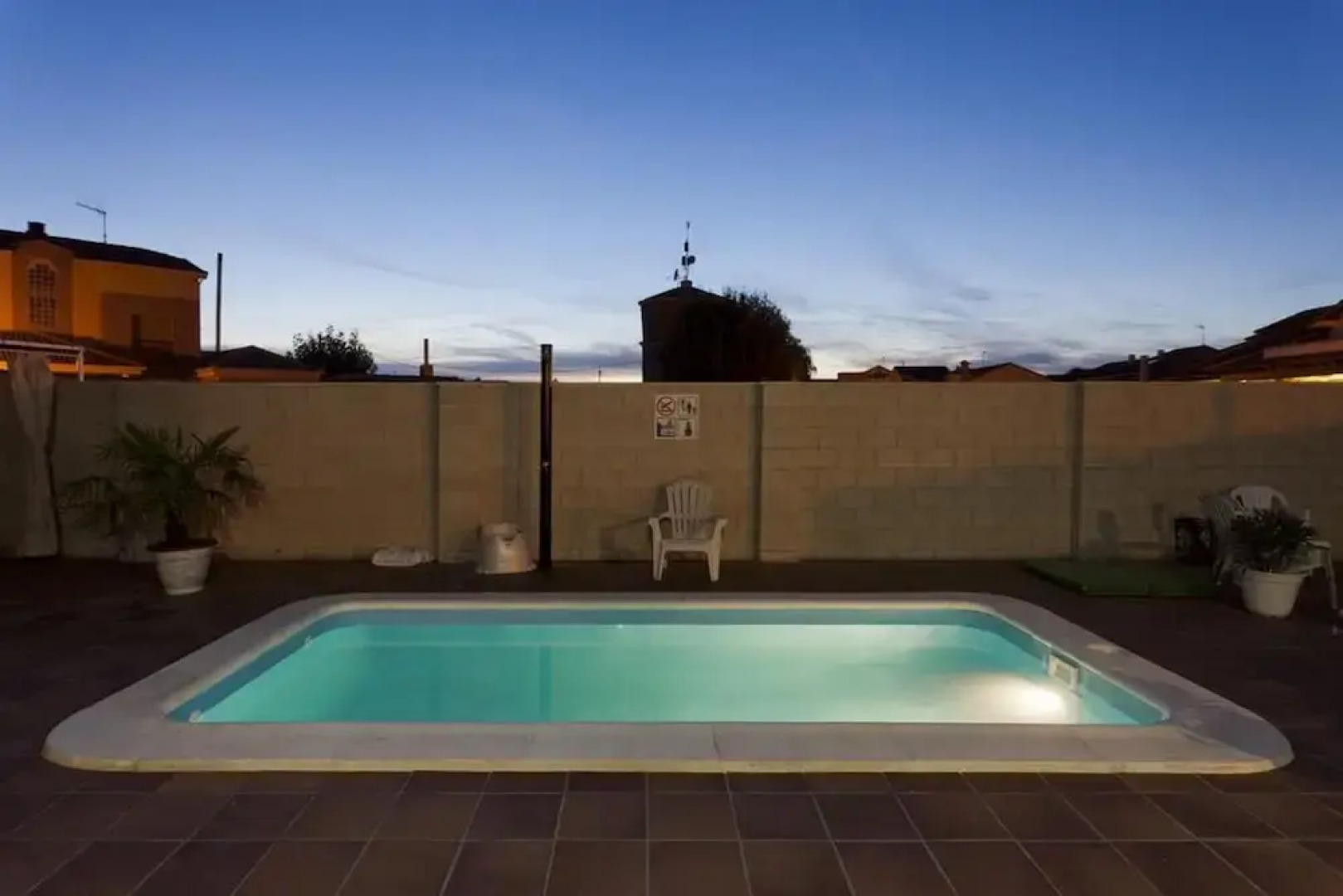 House With 6 Rooms in Nava de la Asunción, With Private Pool, Terrace, Enclosed Garden and Wifi