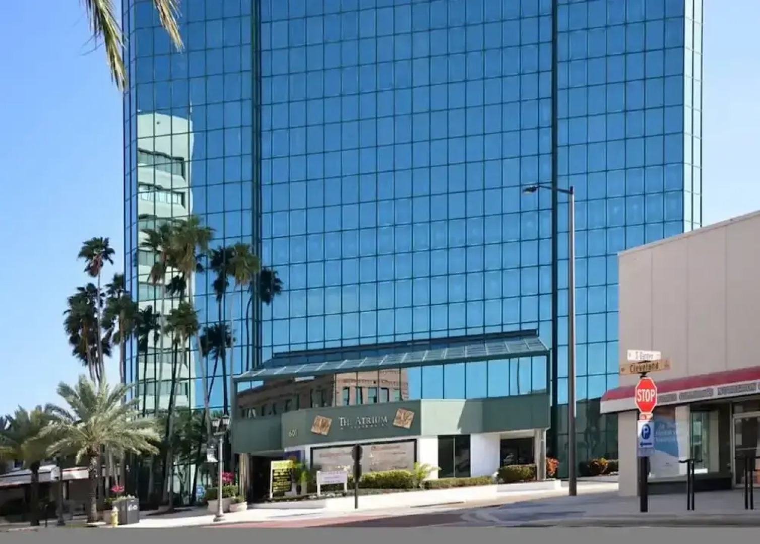 Villa Capri - Waterfront Retreat With Heated Pool