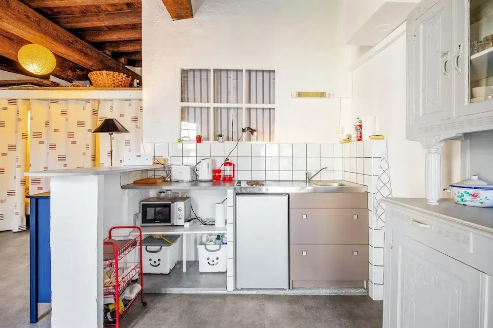 Studio in Villeneuve-lès-avignon, With Balcony