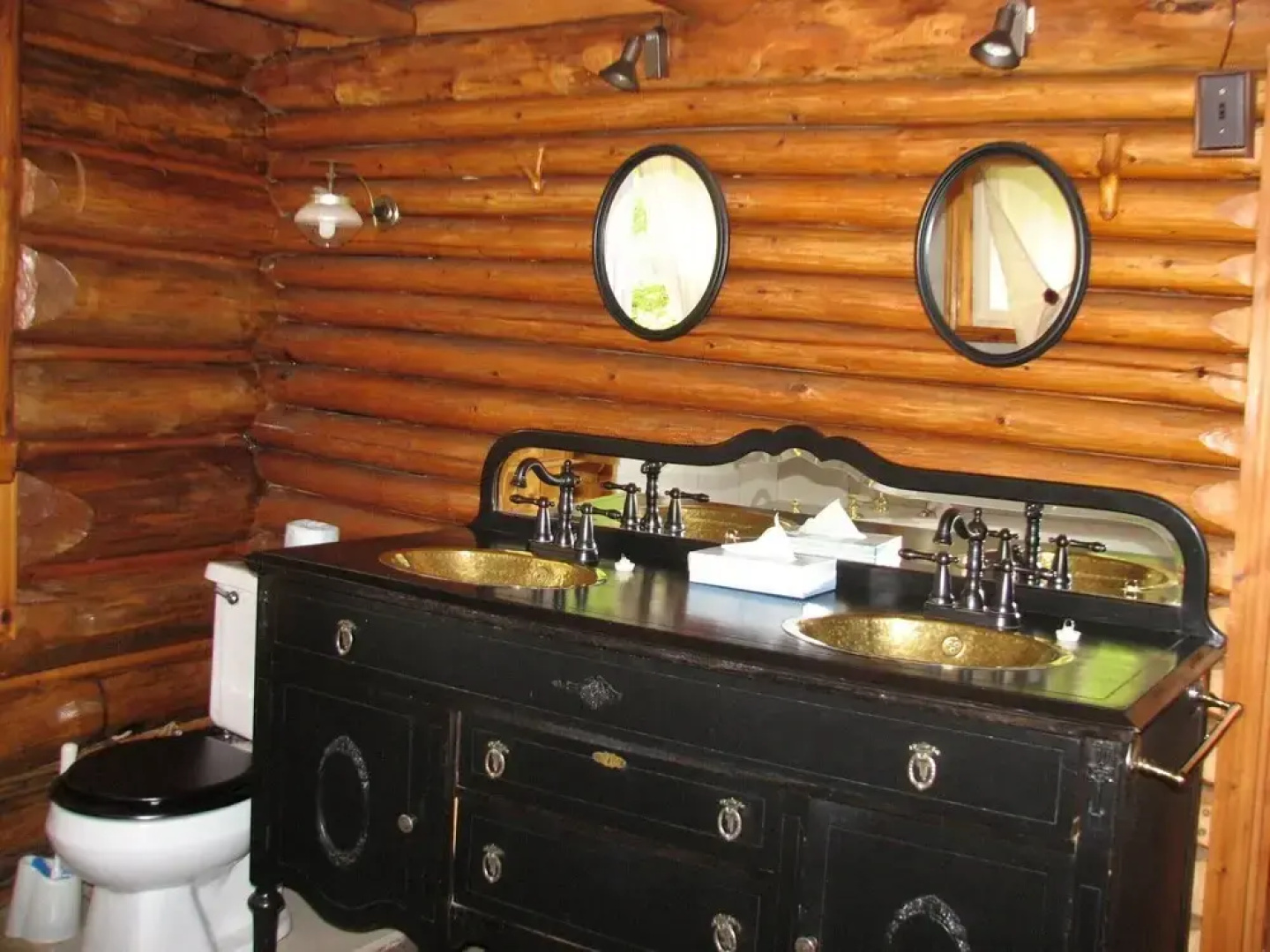 Kan-à-Mouche Pourvoirie Auberge et Chalets