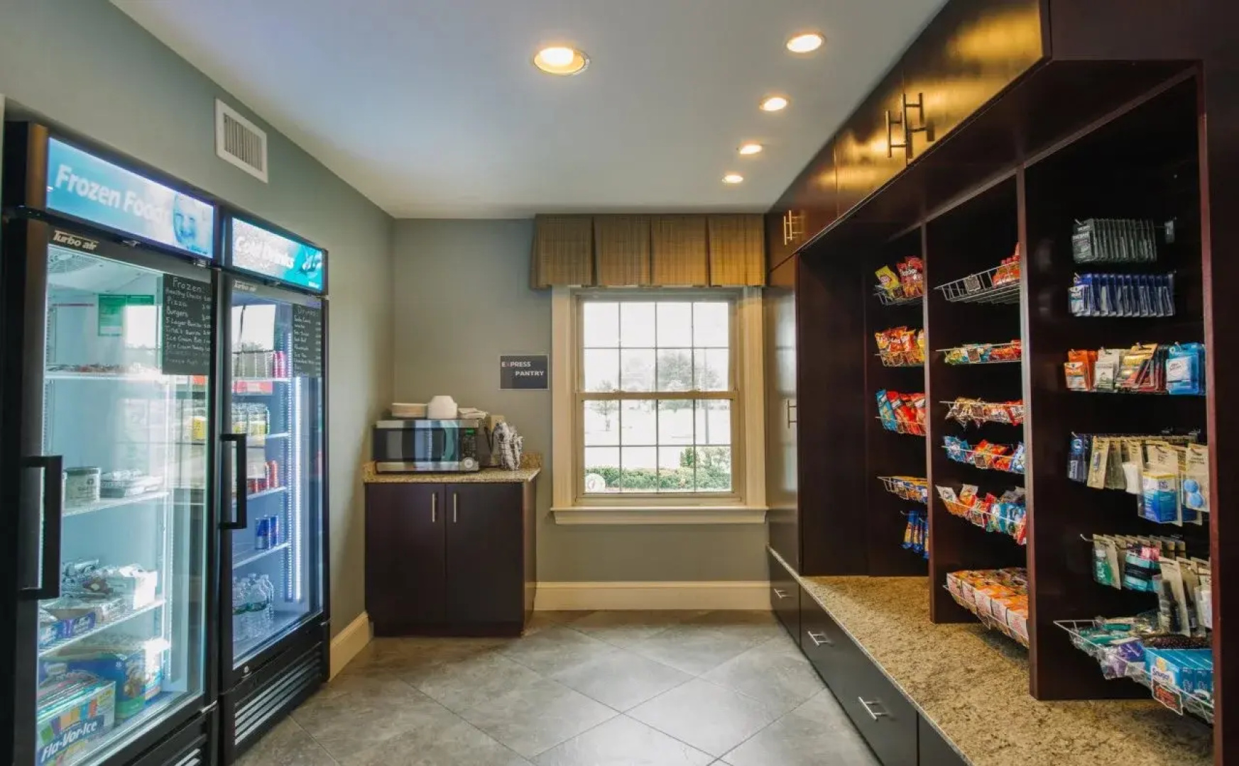 Holiday Inn Express & Suites Merrimack by IHG