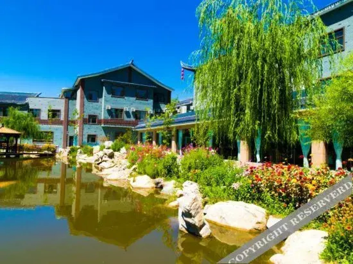 Qinyuan Holiday Hotel