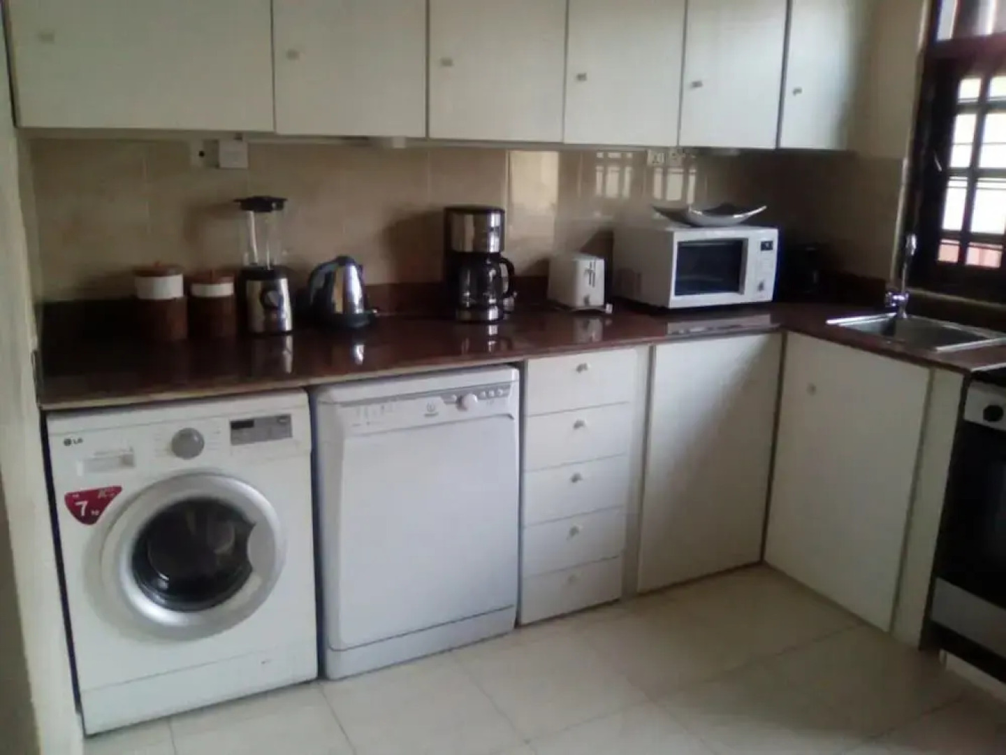 NALENDRA Beachfront villa